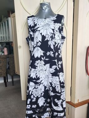 Calvin Klein Black & White Floral Midi Dress NWOT